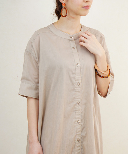 Fizz(フィズ)の「【Fizz/フィズ】 コットンボイル バンドカラー ロングシャツワンピース(シャツワンピース・レディース・ライトベージュ/ブラック/オフホワイト/ブルー・M)」の19枚目の写真