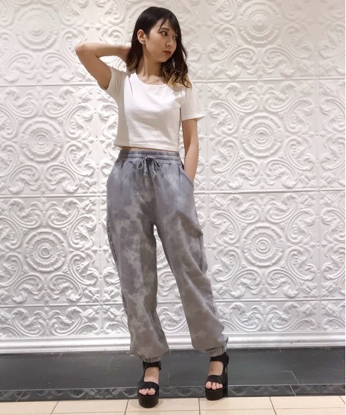 one way（ワンウェイ）の「【oneway Jeans】タイダイフレアパンツ（スウェットパンツ・レディース・ライトグレー/ライトブルー/ベージュ/パープル・FREE）」の15枚目の写真