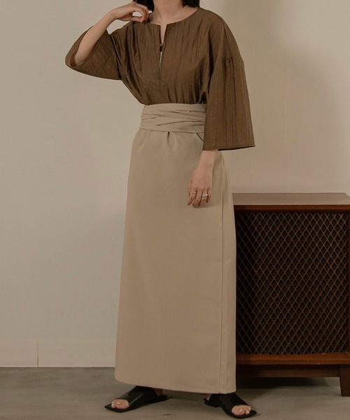 lawgy（ラウジー）の「smooth sheer v blouse（シャツ/ブラウス・レディース・ホワイト/ダークブラウン/ブラウン・FREE）」の6枚目の写真