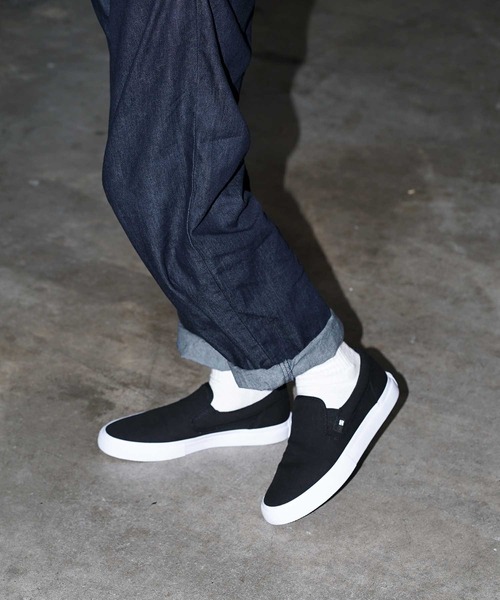DC SHOES（ディーシーシューズ）の「MANUAL SLIP-ON/DCスニーカー（スリッポン）（スリッポン・メンズ・ブラック/ブラック×ホワイト・26cm/26.5cm/27cm/27.5cm/28cm/28.5cm/29cm/23cm/23.5cm/24.5cm/24cm/25cm）」の18枚目の写真