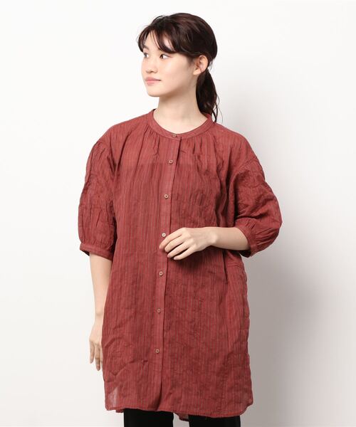 Samansa Mos2（サマンサ モスモス）の「柄アソート切替チュニック（シャツ/ブラウス・レディース・ブルー/チャコール/ベージュ/レッド/キナリ・ﾌﾘ-）」の9枚目の写真