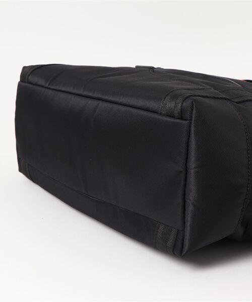 HUNTER（ハンター）の「《HUNTER》NYLON TOPCLIP TOTE MIDI（トートバッグ・メンズ・ブラック/ダークオリーブ/ピンク/ネイビー/ブラック×レッド/ブラック系その他・フリー）」の8枚目の写真