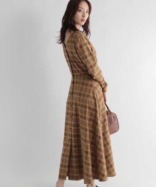 Andemiu(アンデミュウ)の「チェックフレア2WAYワンピース228127(ワンピース・レディース・ブラウン/ブルー/キャメル/オフホワイト/ダークブラウン/ライトブルー・SMALL/MEDIUM)」の6枚目の写真