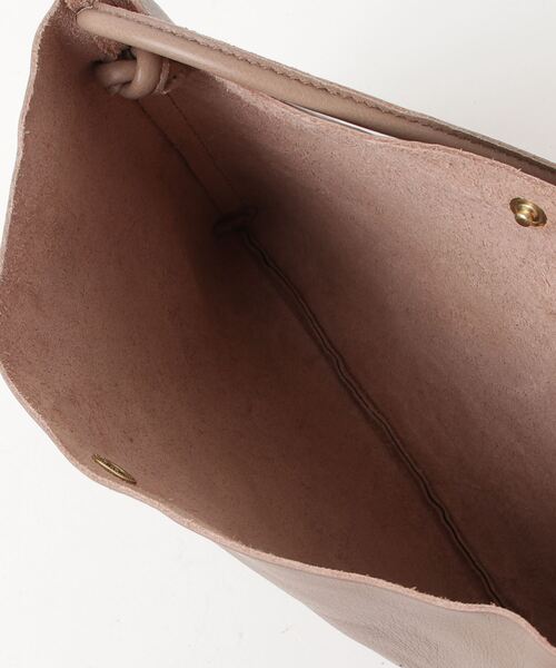 IL BISONTE(イルビゾンテ)の「IL BISONTE / ショルダーバッグ / 2021 AUTUMN WINTER / JAPAN EXCLUSIVE(ショルダーバッグ・レディース・グレー/ブラック/オリーブ・FREE)」の4枚目の写真