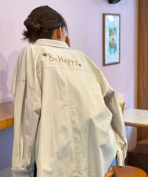 FREDY&GLOSTER(フレディアンドグロスター)の「Be happy 刺繍シャツ(シャツ/ブラウス・レディース・オリーブ/アイボリー/ブラック・38)」の2枚目の写真