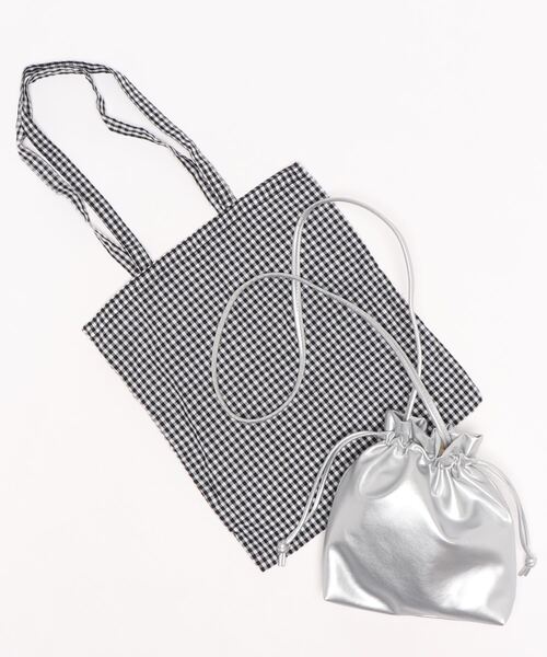 cache cache（カシュ カシュ）の「カシュカシュ cachecache / ギンガムチェックトート付き巾着ショルダー（ショルダーバッグ・レディース・シルバー/ブラック/ベージュ系その他/ゴールド・FREE）」の4枚目の写真