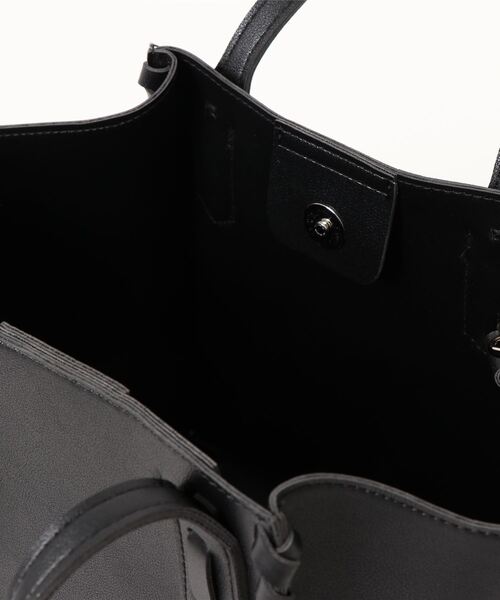 AULI（アウリィ）の「2WAYスクエアトートバッグ（トートバッグ・レディース・ライトグレー/ブラック/モカ・FREE）」の12枚目の写真