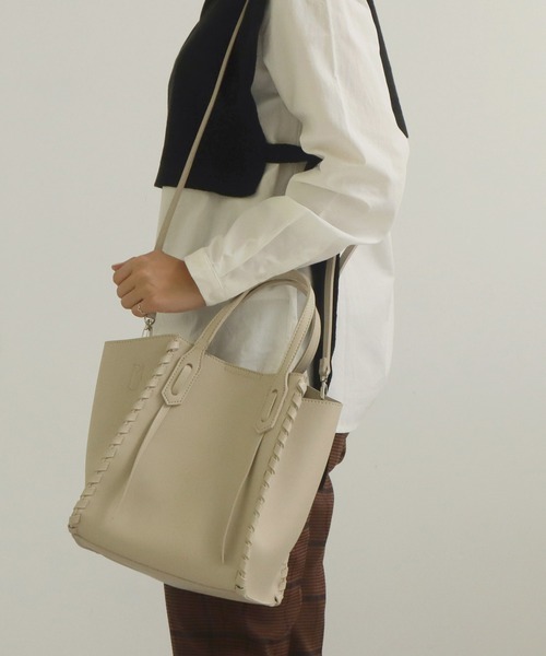 AULI（アウリィ）の「2WAYスクエアトートバッグ（トートバッグ・レディース・ライトグレー/ブラック/モカ・FREE）」の16枚目の写真