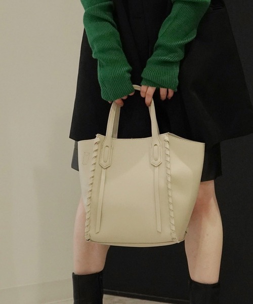 AULI（アウリィ）の「2WAYスクエアトートバッグ（トートバッグ・レディース・ライトグレー/ブラック/モカ・FREE）」の14枚目の写真