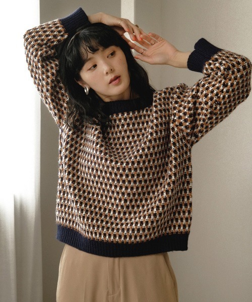 Bab（バブ）の「【WEB限定】マルチジャガードニットプルオーバー（ニット/セーター・レディース・ネイビー/グレー・FREE）」の4枚目の写真