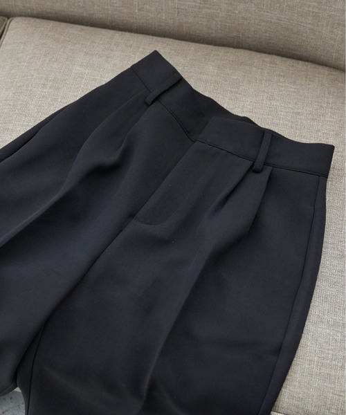 flaner(フラネ)の「ハイウエストストレートスラックス【ユニセックス対応】(その他パンツ・レディース・ブラック・SMALL/MEDIUM/LARGE)」の4枚目の写真