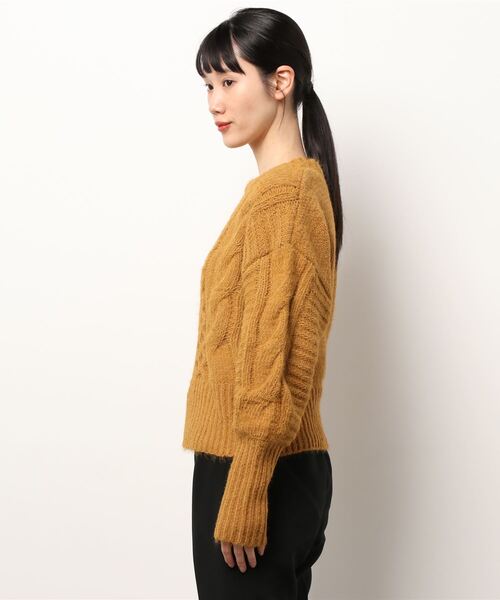 KOBE LETTUCE（コウベレタス）の「ケーブルフェザーニット（ニット/セーター・レディース・ライトグレー/レッド/イエロー系・FREE）」の5枚目の写真