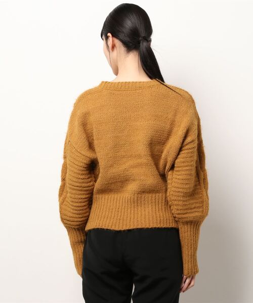 KOBE LETTUCE（コウベレタス）の「ケーブルフェザーニット（ニット/セーター・レディース・ライトグレー/レッド/イエロー系・FREE）」の4枚目の写真