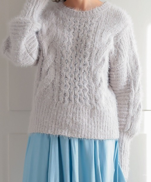 KOBE LETTUCE（コウベレタス）の「ケーブルフェザーニット（ニット/セーター・レディース・ライトグレー/レッド/イエロー系・FREE）」の2枚目の写真