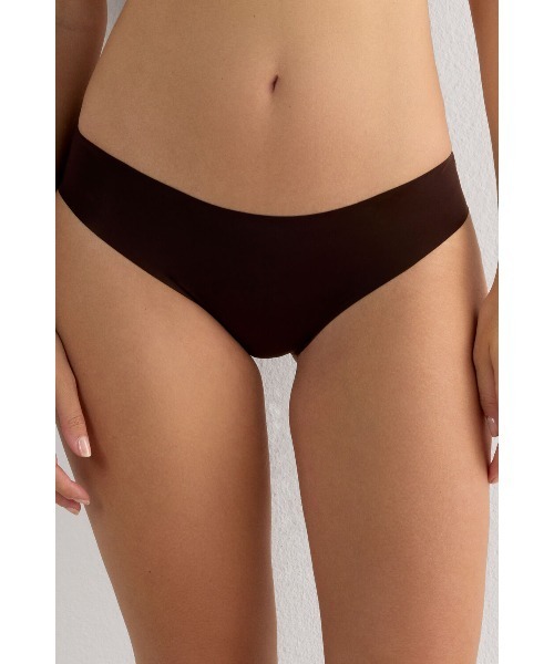 Intimissimi(インティミッシミ)の「シームレス マイクロファイバー ショーツ(ショーツ・レディース・ホワイト/ブラック/ベージュ/ブルー/キナリ/プラム/マジェンタ/アイボリー/ダークベージュ/モカ・S/M/L/XL)」の5枚目の写真