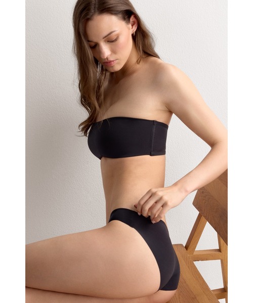 Intimissimi(インティミッシミ)の「シームレス マイクロファイバー ショーツ【ボトムスに響かない 究極のフラットインナー】(ショーツ・レディース・ホワイト/ブラック/ベージュ/ブルー/キナリ/プラム/マジェンタ/アイボリー/ダークベージュ/モカ・S/M/L/XL)」の15枚目の写真