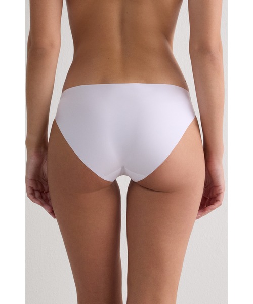Intimissimi(インティミッシミ)の「シームレス マイクロファイバー ショーツ【ボトムスに響かない 究極のフラットインナー】(ショーツ・レディース・ホワイト/ブラック/ベージュ/ブルー/キナリ/プラム/マジェンタ/アイボリー/ダークベージュ/モカ・S/M/L/XL)」の21枚目の写真