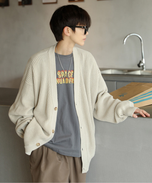 neos(ネオス)の「【neos -addictive design-】ルーズシルエット バルキー 畦編み ニット カーディガン(カーディガン/ボレロ・メンズ・ホワイト/チャコールグレー/ライトグレー/ブラック/ダークインディゴブルー/マスタード/ケリー/グレイッシュベージュ・MEDIUM/LARGE/X-LARGE)」の5枚目の写真
