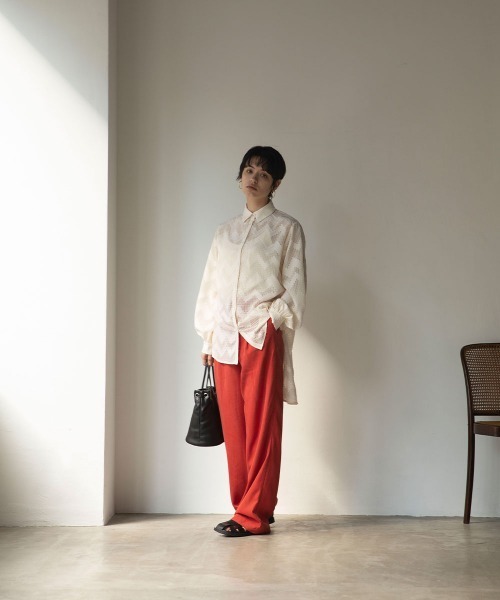 marjour（マージュール）の「GEOMETRIC SHEER SHIRTS（シャツ/ブラウス・レディース・オフホワイト・M）」の16枚目の写真