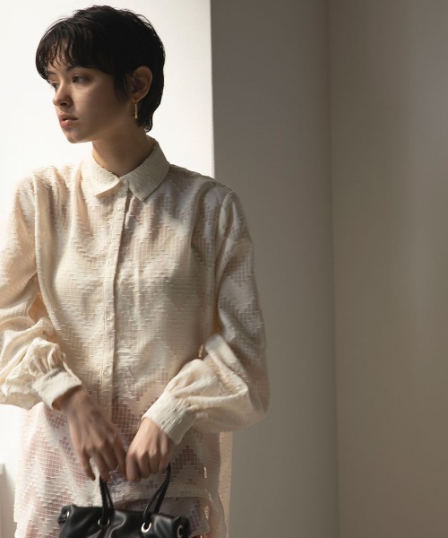 marjour（マージュール）の「GEOMETRIC SHEER SHIRTS（シャツ/ブラウス・レディース・オフホワイト・M）」の12枚目の写真