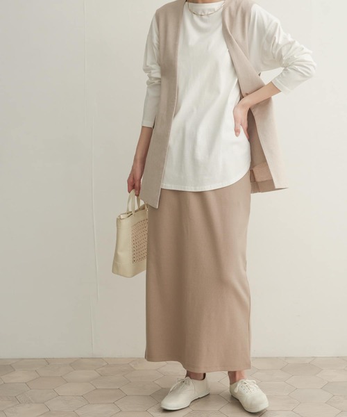 URBAN RESEARCH DOORS（アーバンリサーチドアーズ）の「リブカットストレートスカート（スカート・レディース・ブラック/ライトベージュ・1）」の4枚目の写真