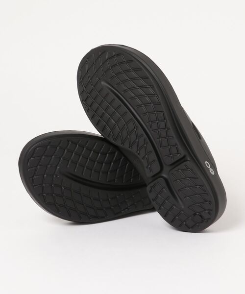 ROSE BUD（ローズバッド）の「(OOFOS)オリジナルリカバリーサンダル（サンダル・レディース・ホワイト/ブラック/パープル・23/24.0/25.0）」の4枚目の写真