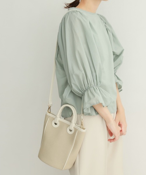URBAN RESEARCH DOORS(アーバンリサーチドアーズ)の「パイピング2WAYミニバッグ(ショルダーバッグ・レディース・ブラウン/ネイビー/ライトベージュ・ONE)」の2枚目の写真