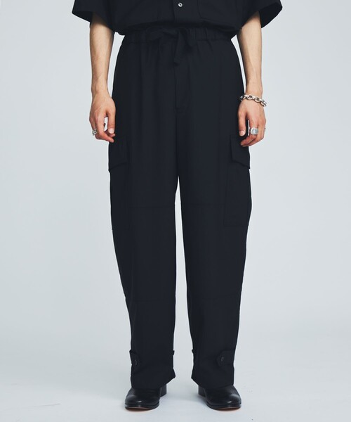 marka（マーカ）の「STUDIOUS別注 CARGO PANTS（カーゴパンツ・メンズ・ホワイト/ブラック/カーキ・1/2）」の2枚目の写真