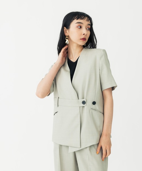 UNITED TOKYO（ユナイテッドトウキョウ）の「ネオリネンジャケットハーフスリーブ（ノーカラージャケット・レディース・ブラック/ベージュ・1/2）」の16枚目の写真