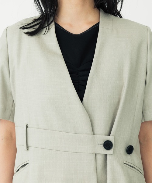 UNITED TOKYO（ユナイテッドトウキョウ）の「ネオリネンジャケットハーフスリーブ（ノーカラージャケット・レディース・ブラック/ベージュ・1/2）」の17枚目の写真