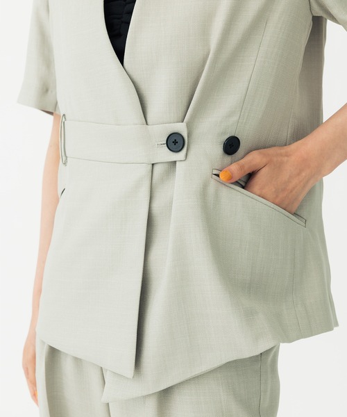 UNITED TOKYO（ユナイテッドトウキョウ）の「ネオリネンジャケットハーフスリーブ（ノーカラージャケット・レディース・ブラック/ベージュ・1/2）」の20枚目の写真