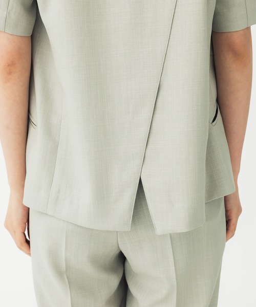 UNITED TOKYO（ユナイテッドトウキョウ）の「ネオリネンジャケットハーフスリーブ（ノーカラージャケット・レディース・ブラック/ベージュ・1/2）」の18枚目の写真