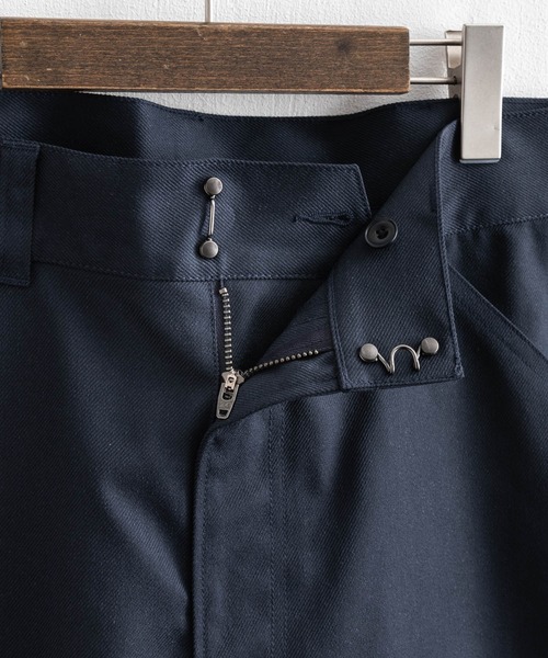 Audience（オーディエンス）の「CAVE カツラギユーティリティワイドテーパードパンツ AUD3525（スラックス・メンズ・ネイビー/アーミー/キナリ/カーキ・L/XL/M）」の13枚目の写真