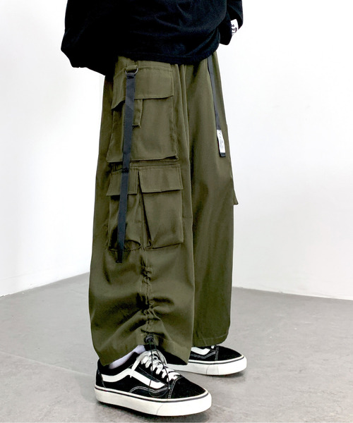 neos（ネオス）の「【neos -addictive design-】ルーズシルエット 6ポケット ワイド バルーン パラシュートカーゴ パンツ（カーゴパンツ・メンズ・ブラック/カーキ・MEDIUM/LARGE/X-LARGE）」の4枚目の写真