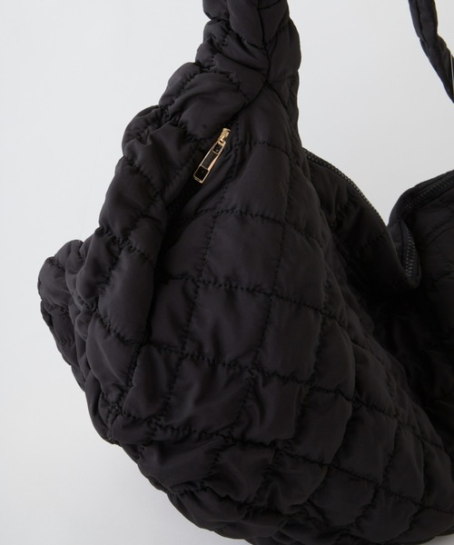 Chaco closet（チャコ クローゼット）の「オーバーサイズキルティングショルダーバッグ（ショルダーバッグ・レディース・ブラック/ホワイト/グリーン/ベージュ/ブラウン・FREE）」の17枚目の写真