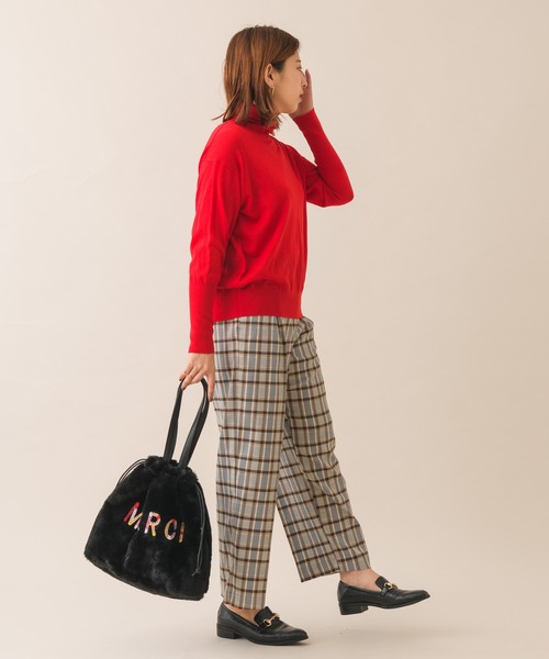 margaux（マルゴー）の「【KATHARINE ROSS】margaux メリノウールバックボタンタートルニット（ニット/セーター・レディース・ネイビー/レッド/アイボリー・MEDIUM）」の9枚目の写真