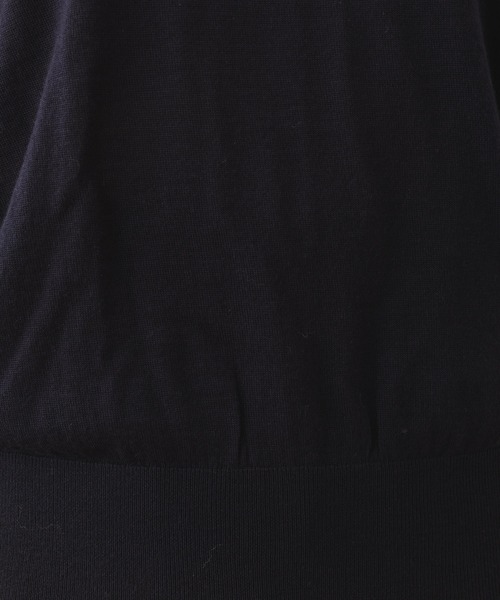 margaux（マルゴー）の「【KATHARINE ROSS】margaux メリノウールバックボタンタートルニット（ニット/セーター・レディース・ネイビー/レッド/アイボリー・MEDIUM）」の7枚目の写真