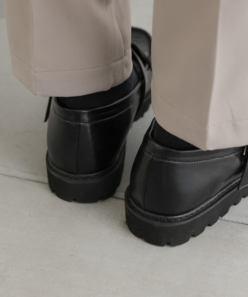 COLONY 2139（コロニートゥーワンスリーナイン）の「Tストラップシューズ（ローファー・メンズ・ブラック・MEDIUM/LARGE）」の11枚目の写真