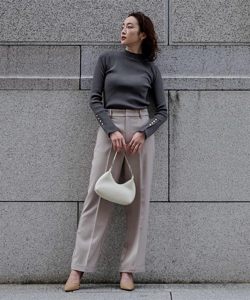 UR'S（ユアーズ）の「ゴールド釦スリーブハイネックニット（ニット/セーター・レディース・ブラック/オフホワイト/ダークネイビー/モカ/ライトイエロー・S/M/L）」の19枚目の写真