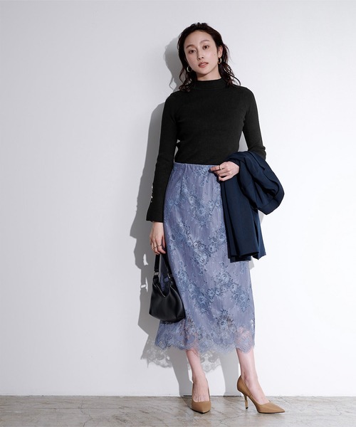 UR'S（ユアーズ）の「ゴールド釦スリーブハイネックニット（ニット/セーター・レディース・ブラック/オフホワイト/ダークネイビー/モカ/ライトイエロー・S/M/L）」の6枚目の写真