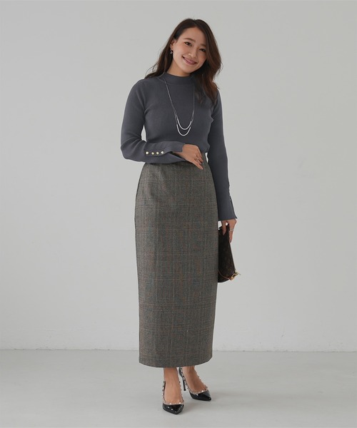 UR'S（ユアーズ）の「ゴールド釦スリーブハイネックニット（ニット/セーター・レディース・ブラック/オフホワイト/ダークネイビー/モカ/ライトイエロー・S/M/L）」の13枚目の写真