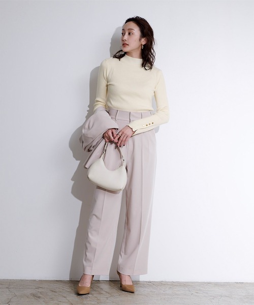 UR'S（ユアーズ）の「ゴールド釦スリーブハイネックニット（ニット/セーター・レディース・ブラック/オフホワイト/ダークネイビー/モカ/ライトイエロー・S/M/L）」の8枚目の写真