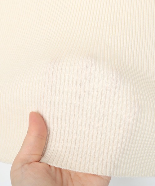 UR'S（ユアーズ）の「ゴールド釦スリーブハイネックニット（ニット/セーター・レディース・ブラック/オフホワイト/ダークネイビー/モカ/ライトイエロー・S/M/L）」の17枚目の写真