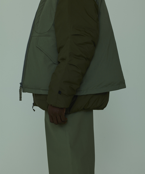 DAIWA PIER39（ダイワピア39）の「【DAIWA PIER39 /ダイワ ピア39】TECH PADDING MIL VEST 2022（ミリタリージャケット・メンズ・ダークグリーン/ブラック・LARGE/MEDIUM）」の6枚目の写真