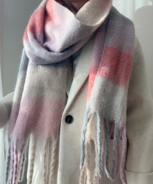 yuue' ( wear )(ユーイ)の「カラフルチェック柄大判マフラー(マフラー・レディース・ピンク/オレンジ/グリーン・FREE)」の3枚目の写真