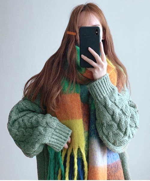 yuue' ( wear )(ユーイ)の「カラフルチェック柄大判マフラー(マフラー・レディース・ピンク/オレンジ/グリーン・FREE)」の8枚目の写真