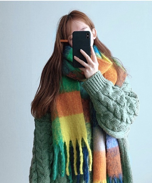yuue' ( wear )(ユーイ)の「カラフルチェック柄大判マフラー(マフラー・レディース・ピンク/オレンジ/グリーン・FREE)」の11枚目の写真