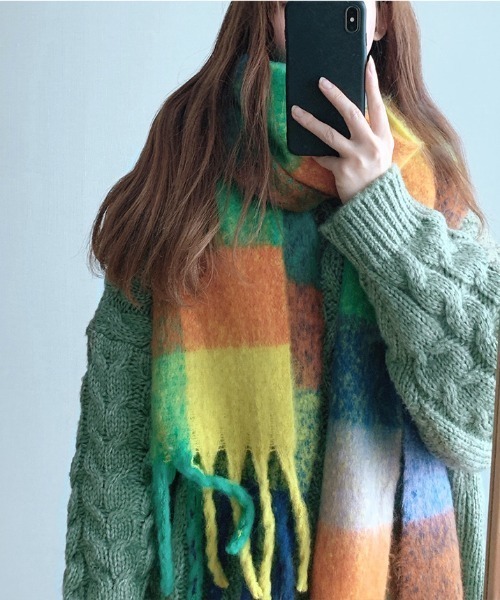 yuue' ( wear )(ユーイ)の「カラフルチェック柄大判マフラー(マフラー・レディース・ピンク/オレンジ/グリーン・FREE)」の12枚目の写真