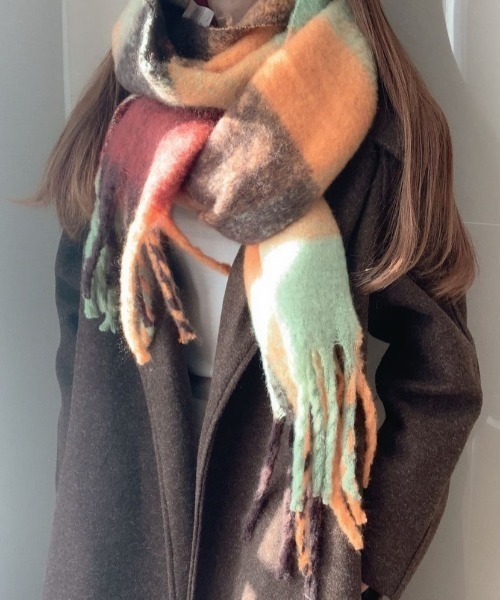 yuue' ( wear )(ユーイ)の「カラフルチェック柄大判マフラー(マフラー・レディース・ピンク/オレンジ/グリーン・FREE)」の17枚目の写真