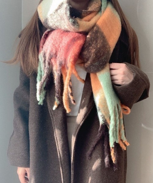 yuue' ( wear )(ユーイ)の「カラフルチェック柄大判マフラー(マフラー・レディース・ピンク/オレンジ/グリーン・FREE)」の18枚目の写真